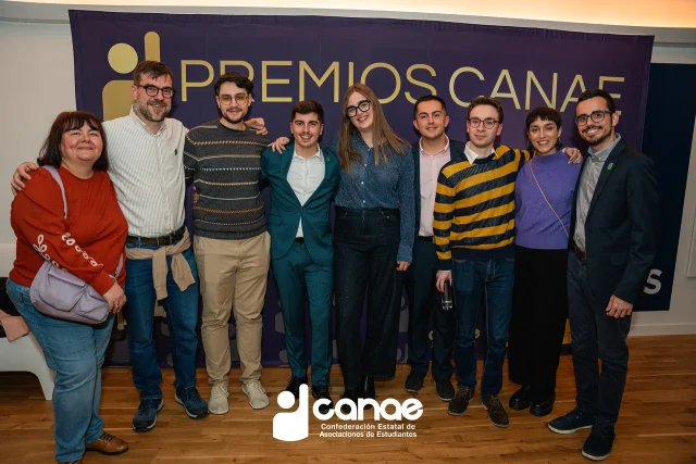 Por primera vez CANAE ha entregado sus premios y reconocimientos🏅a aquellas entidades, proyectos y personas que trabajan incansablemente para conseguir una educación pública de calidad, integradora, participativa y que nos prepare para el futuro.

Estas distinciones pretenden reflejar lo agradecidos y agradecidas que estamos en CANAE, como estudiantes de toda España en su labor.

📸 Os dejamos unas fotos con premiados y premiadas, participantes de CANAE y entidades amigas.

@gitanos_org @cogam_lgtbi @adictlescentes @mca.canarias @jlgquinones @carlasr_23